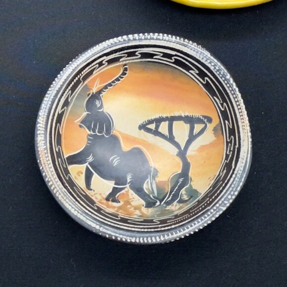 Vintage Lot of 4 Small Decorative Trinket Dishes Box Handcrafted Mix Styles - Picture 4 of 10